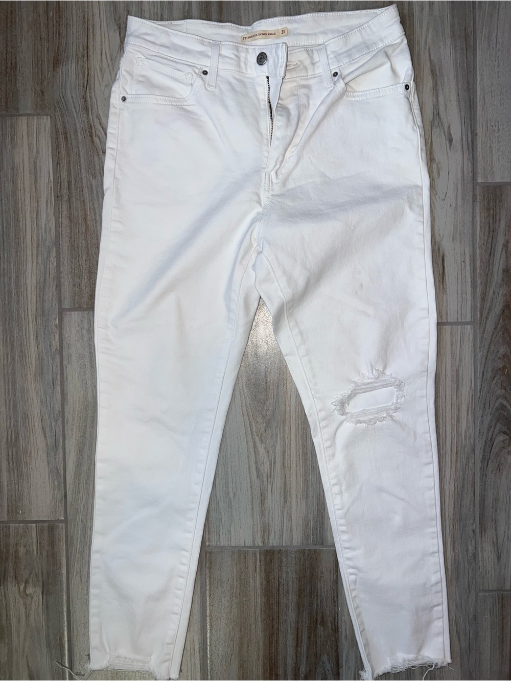 Levi's 721 High Rise Skinny Ankle Jeans in White